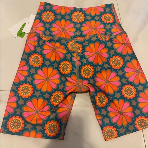 Beyond Yoga Colorful Floral Shorts #20 - Picture 11 of 11